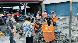 何博文帶隊   民進黨百人志工團週末投入救災