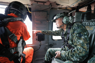 陸軍司令呂坤修下令跨區增援  率部隊挺進災區要求「救災如同作戰」