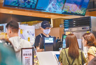 勞資拉鋸 最低工資可望連10漲