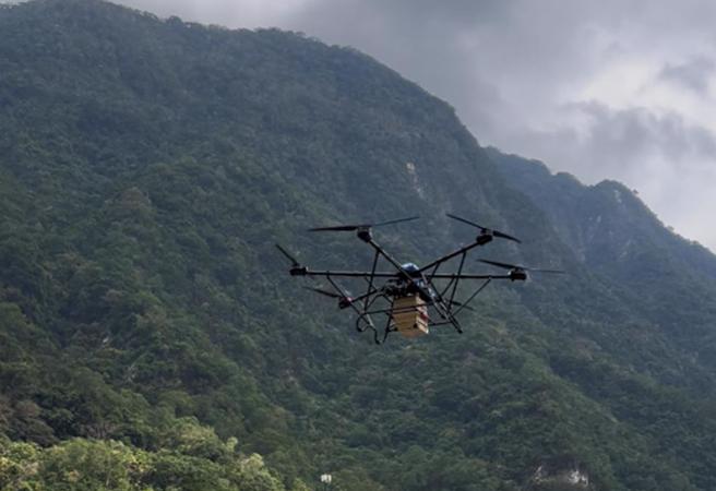 花莲太鲁阁大礼部落无人机运补测试。（运研所提供／蔡明亘台北传真）