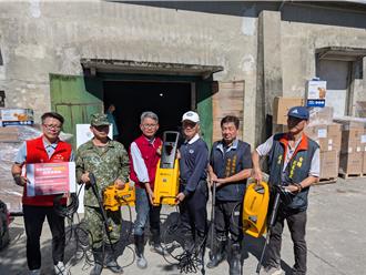 中央800支高壓水槍送抵花蓮災區 移交地方、志工助清理