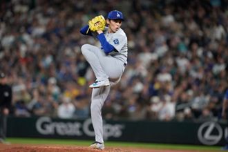 影》佐佐木朗希中繼守住勝利 3球K掉全壘打王羅雷