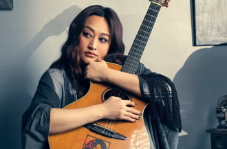 直击》家家失言「不用感谢政府」被骂！首露面致歉泪谢无名英雄