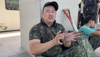 太巴塱子弟張一凡父子返鄉助清災    霸喊：族人有難無論多遠都要回來