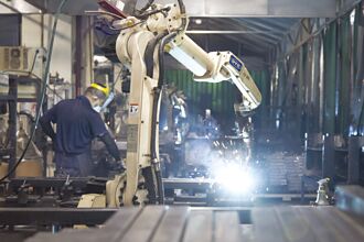 去年陸在役工業機器人 破200萬台