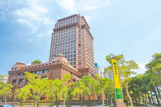 國泰金董座蔡宏圖與國泰人壽 共捐2千萬元助災後重建