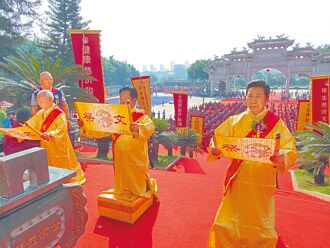 陳福海低調訪陸 鋪路東山關帝廟進香