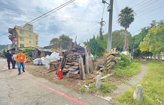 營建廢棄物堆路邊 竹市府開罰