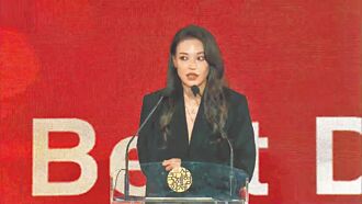 舒淇摘導演獎淚謝侯孝賢