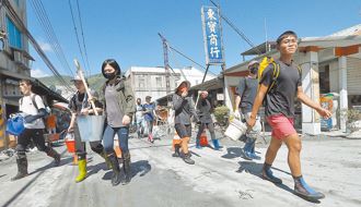 「铲子超人」涌入光復 柳采葳看出隐忧狠批民进党