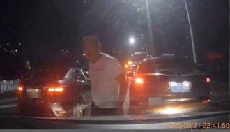 影》2車違規逼車耍流氓　遭大姊霸氣狂嗆「攏來！」