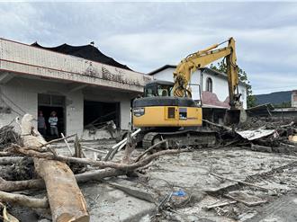 佛心教授掏腰包补车资 东大师生暖心挺花莲救灾