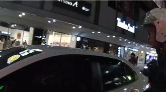 高雄鬧區爆槍響！ 違停拒檢 警「連開9槍」嫌犯逃逸