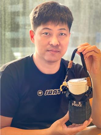 员警爱老物创怀旧社群 自掏腰包抽奖小物意外网路爆红