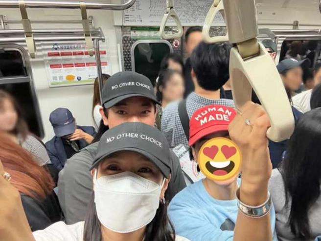 孙艺真工作结束后与团队搭地铁回家，只戴着口罩却没被其他乘客发现，让许多粉丝在萤幕前羡慕到不行。（图／翻摄自孙艺真Instagram）