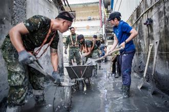 志工日燒30萬被要通行證氣哭！花縣府喊「重機具一律放行」民眾曝現況