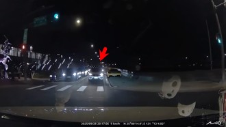 影》桃園會展中心旁遇多車大逆向　女友疑惑言論反引熱議