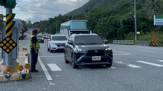 教師節連假收假！台9線北上湧車潮　新城警疏導建功