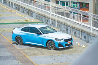 BMW M240i xDrive Coupe個性化套裝限時升等