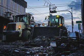 國軍跨區統合2500兵力救災 分秒必爭