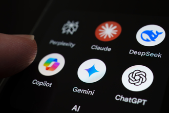 哪些你還沒用過？2025十大AI工具揭曉