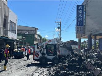 民进党批蓝白又联手推 「争议法案」：花莲还在救灾耶