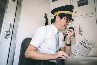 國軍加派1027名兵力  臺鐵加開4專車馳援花蓮災區