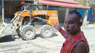 竹北吊車大王加送物資機具抵災區   霸喊：恢復市容後才會撤