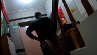 通缉犯8楼跑酷「20秒狂逃」！以为赢了脱口欢呼　下秒惨了