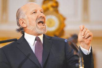 美喊晶片五五分  沈富雄轟：貪、霸、臉皮厚、邏輯不通