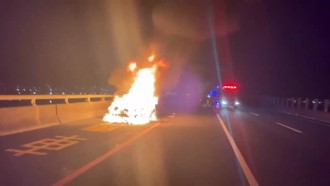 快讯》国5头城宜兰段惊传火烧车　驾驶仓皇逃生