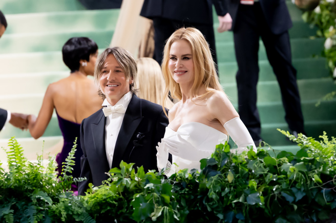 妮可基嫚一个人扛下照顾小孩的重责大任。(图／达志)