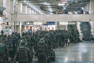 增援兵力抵達災區 同心齊力恢復家園