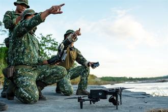 特戰官兵藉無人機、TAK持續搜救