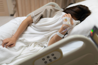 35歲女不菸不酒 胃脹氣拖半年 腹腔滿是癌細胞了