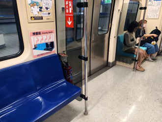 黑衣男踹飛北捷婦人恐挨罰　女星：能給她教訓又不吃刑罰？