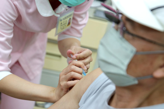 流感高峰 蔣萬安兒也中鏢 北市接種疫苗享3次抽獎機會