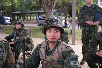 曾子余单亲出身「坦承跟妈互相伤害」！自责崩溃哭到抽蓄