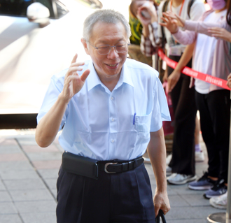 「偶居然真的被跟了」柯文哲臉書突PO8字  全網暴動  