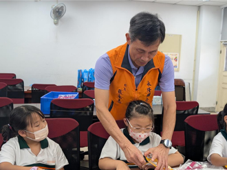 时限内挑战2000份！家扶办「甘苦体验」 小小职人喊：好累