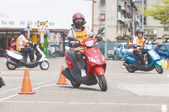 汽機車考照變難 機車增路考
