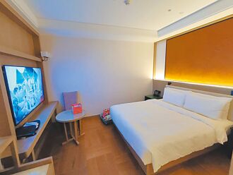 陆新令 旅宿电视开机即播央视