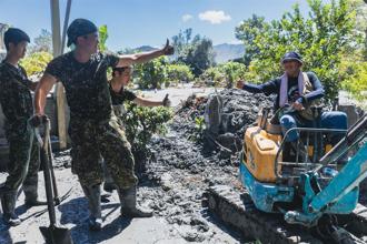 軍民並肩加速復原 清消守護環境