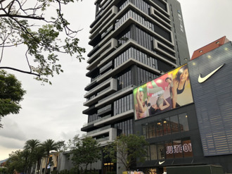 自用出租兩相宜！金融保險業大手筆購置店面、樓辦