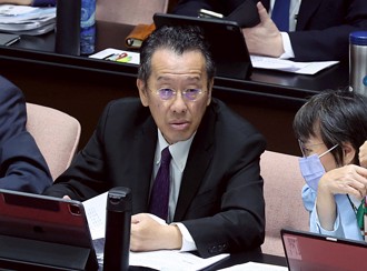 陳柏惟稱國軍挖到私房錢難究責  顧立雄：屋主都會在場