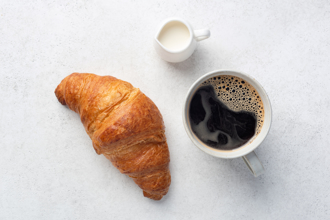 超商买咖啡！妹子想自拿吸管 被警告「恐涉窃盗」气炸：人生最大污辱