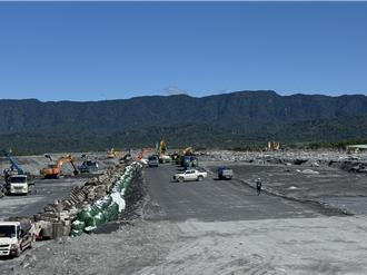 花蓮馬太鞍溪土堤搶修進度曝 季連成：水流不再進入光復鄉