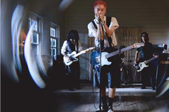 周湯豪驚爆「小孩出生了」有血有淚：在黑暗中找到希望！