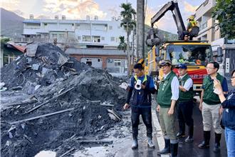 高雄支援花蓮災後重建 陳其邁親赴災區慰問