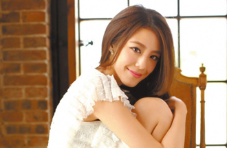 「J女郎」江語晨離婚！掰了9年機師尪　甜笑吐原因：很好的結果